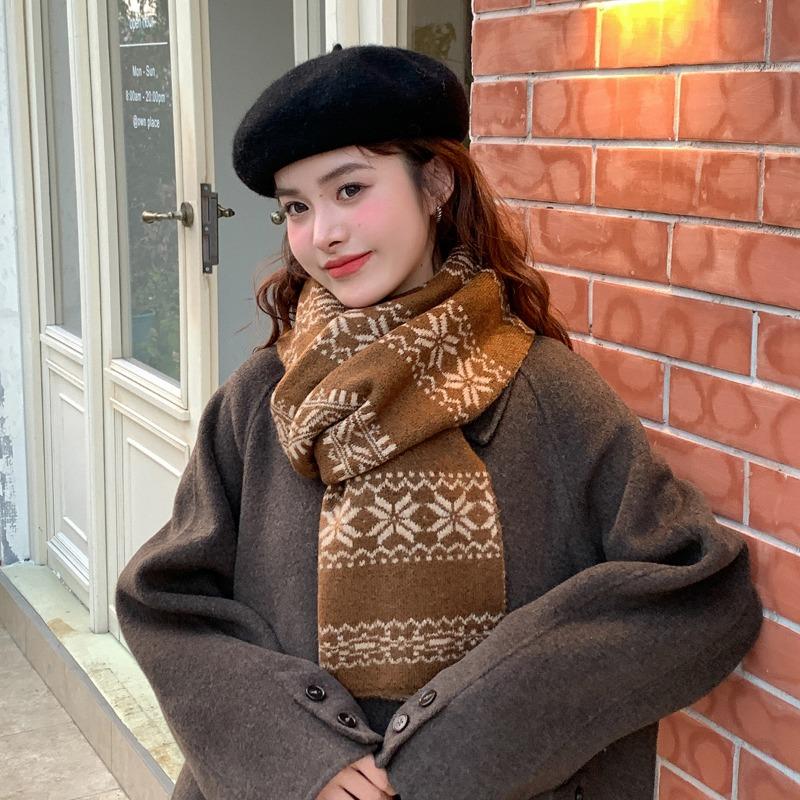 Winter new Christmas new knitted scarf fashionable versatile high sense warm neck protection against wind and cold scarf
