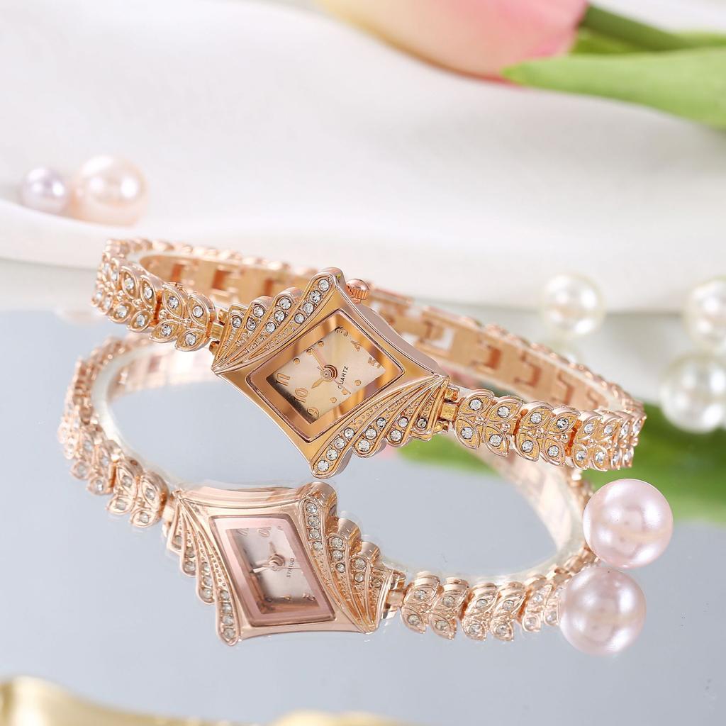 Fashion Luxury Watches for Women Crystal Quartz Rhombus Bracelet Wrist Watch Gold Diamond Creative Bangle Watch Relogio Feminino