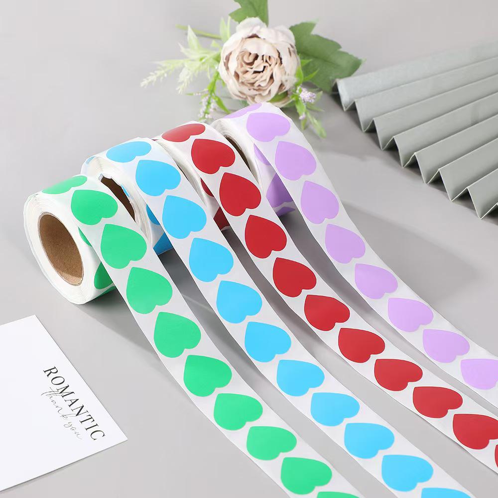 Heart-Shaped Love Stickers - 500 Self-Adhesive Labels per Roll