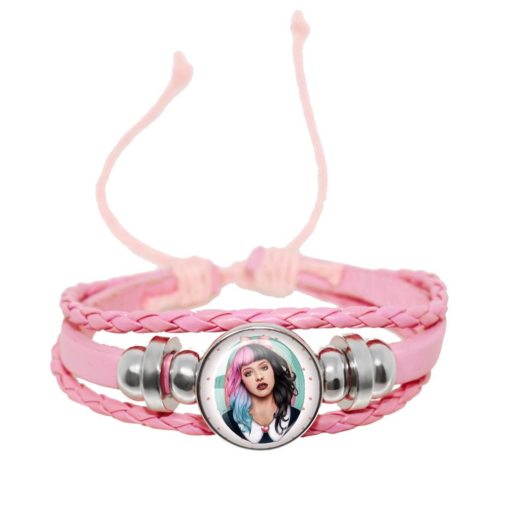 Melanie Martinez Crybaby Braccialetto in Pelle Rosa Cabochon in Vetro Modello Copertina Album Pop Music Braccialetto in Pelle Gioiello Regalo per Fan