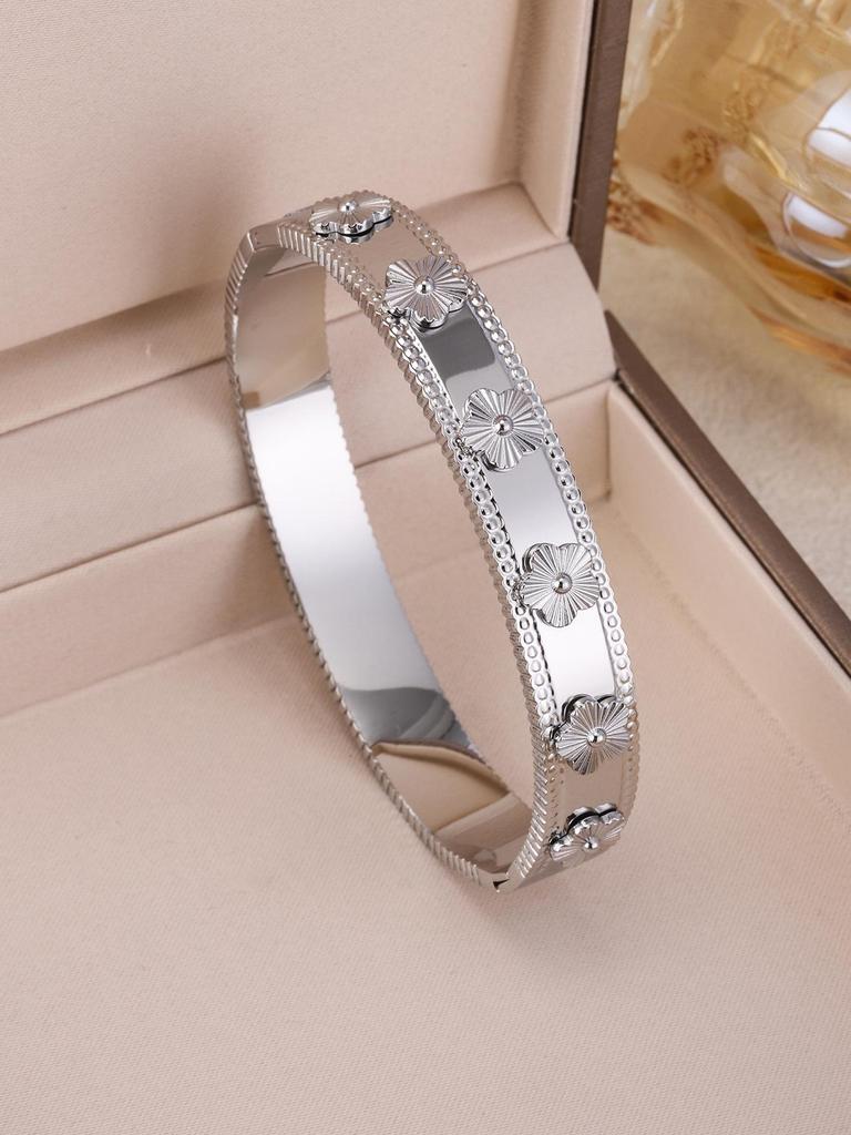 18K Gold Plated Four-Leaf Clover Stainless Steel Bracelet 3-Piece Set