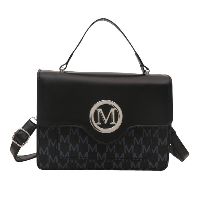 

Женская маленькая сумка через плечо с принтом букв, с клапаном, для повседневного использования, в стиле кэжуал чёрный