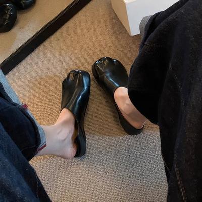 Scarpe con artigli di gatto nuove per la primavera e l'autunno 2025 scarpe personalizzate in pelle piccole da donna personalità carina stile jk pelle a un pedale piatte scarpe singole