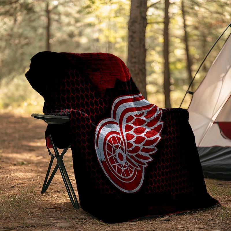 Red Wings Flannel Blanket, Use for Birthday/Holiday Gift, Soft Blanket for Sofa/Bed/Camping/Office/Tourism Use,All Seasons