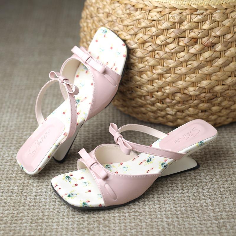 

Модные розовые босоножки на танкетке с бантом, женские летние туфли на низком каблуке, лето 2025, летние новые шлепанцы на высоком каблуке 40 розовый