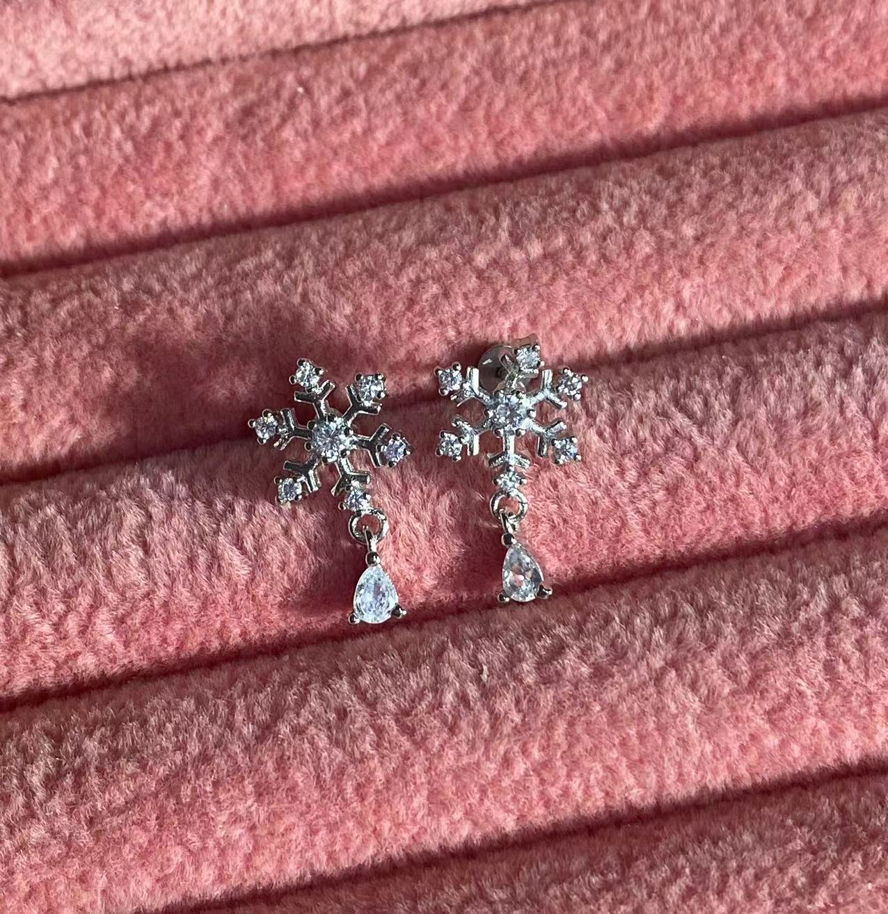 

Snowflake stud earrings niche design sense high sense earrings women s new trendy earrings