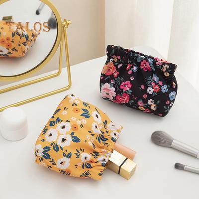 Lūpu krāsas maisiņš Ūdensizturīgs ziedu apdruka Metāla atsperu atvere Pārnēsājama viegla ceļojumu kosmētikas soma austiņu atslēgu uzglabāšanas maisiņš Kosmētikas soma