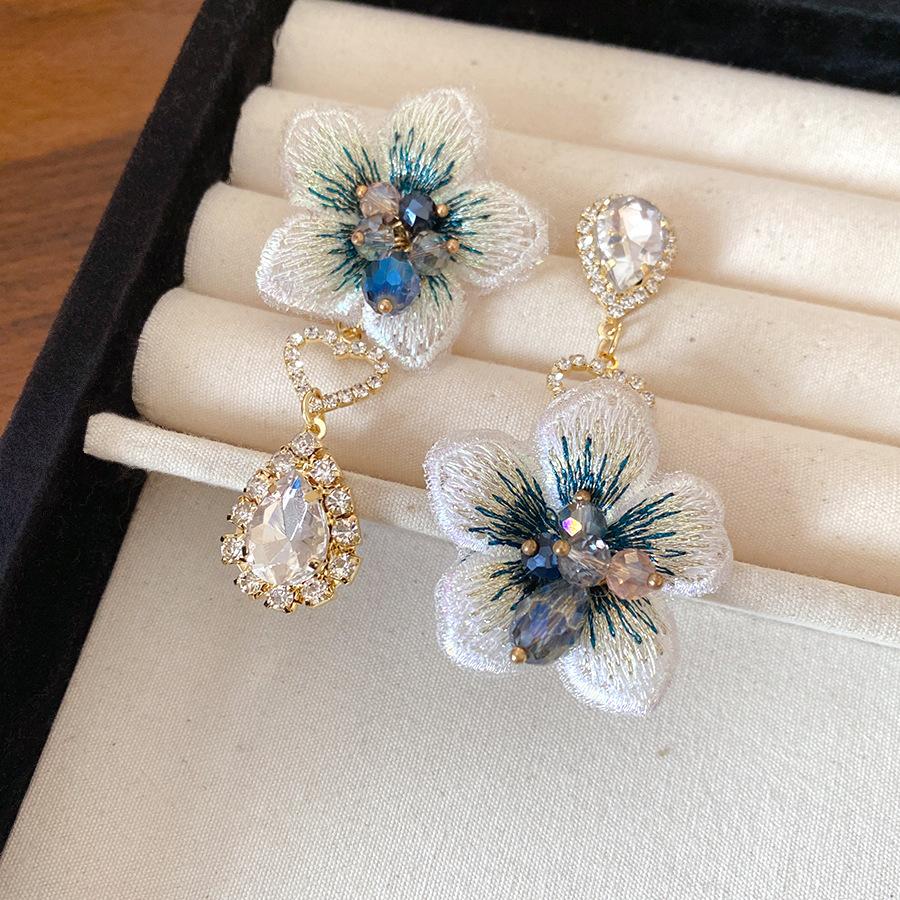 

Silver Needle Diamond Asymmetrical Flower Water Drop Earrings Light Luxury Premium Earrings Mori Sweet Retro Elegant Earrings