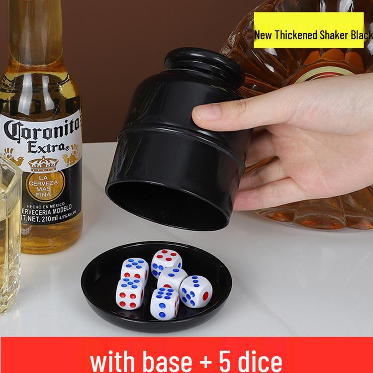 

Набор костей и стакана с подносом-основанием и шейкером