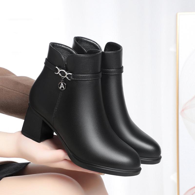New Fashion Women Soft Leather Ankle Boot High Heels Zipper Cotton Shoe Warm Plush Velvet Fur Winter Short Boots