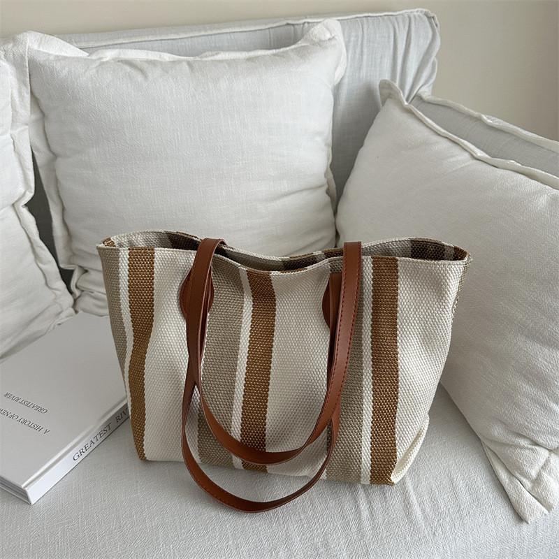 

Fashionable Medium Sized Korean Shoulder Bag For Women With Versatile Everyday Use коричневий