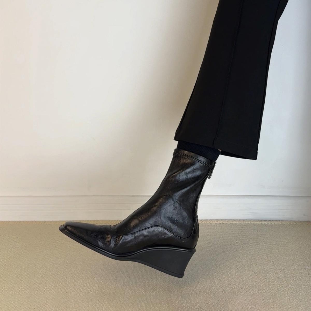 

Cowhide version~ British style square head leather elastic thin boots women s slope heel heel heightening soft leather black rear zipper short boots 40