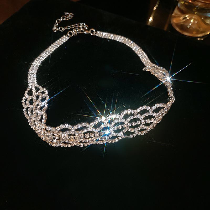 İkinci El Kristal Çiçekli Geometrik Takı Seti: Köprücük Kemiği Kolye & Küpeler