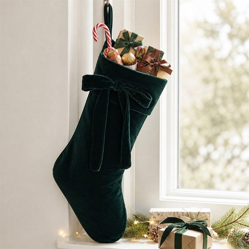 Weihnachtsstrumpf Hängedekoration mit genähter Stoffkonstruktion, Schleife und integrierter Aufhängeschlaufe, 1 Stück