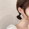 1 Pair Asymmetrical Daisy Flower Drop Earrings, French Style Fresh Minimalist for Women, Daily Wear Gift