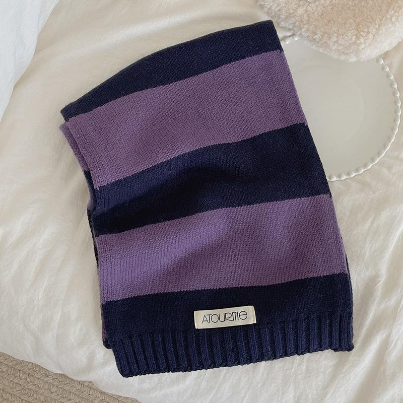 This is a new autumn and winter versatile scarf with a color blocking atmosphere and a high end look  It is a fashionable and warm scarf for women