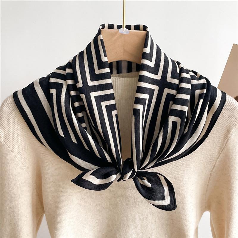 2024 Luxury Animals Floral Print 70cm Cotton Velvet Square Scarf for Women Soft Neckerchief Lady Hijab Neck Tie Hair Headbands