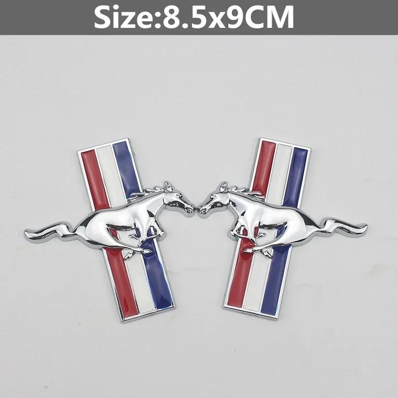 Bilklistermärke Ford 1 Par 8,5x9CM Sidoklistermärke Dörr Skärmmärke Dekal för Ford Springande Häst Logotyp Focus Fiesta Kuga Edge Shelby G