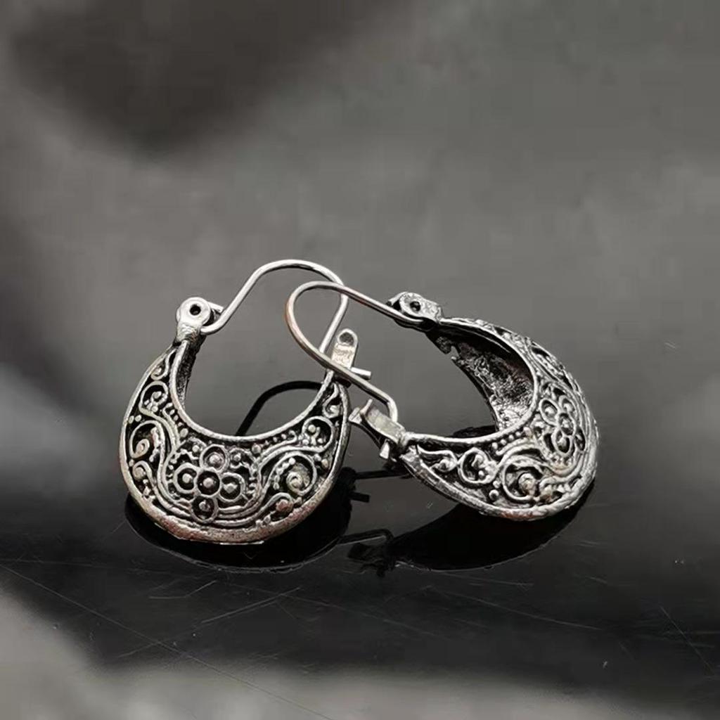 Jinchen Retro Silver Round Moon Carved Women's Earrings - European & American Popular Design