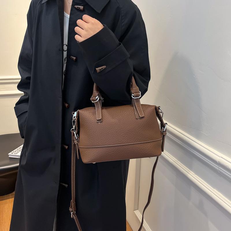 

Модная портативная сумка-подушка с узором личи 2025 новая простая трендовая сумка-мессенджер женская сумка через плечо сумка для поездок на работу 24*11*15