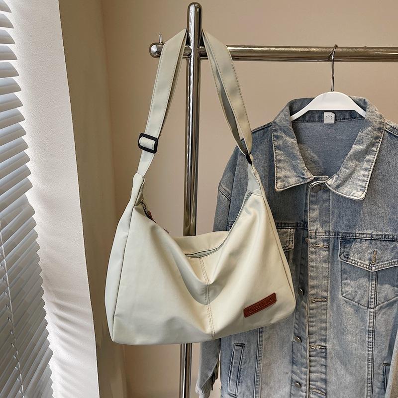 

Нишевая дизайнерская сумка новая модная сумка через плечо простая 2025 однотонная для отдыха и поездок большая вместительная сумка-тоут светло-зеленый