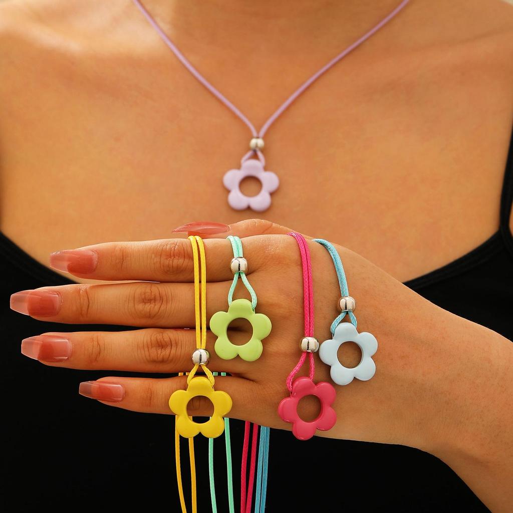 Retro Minimalist Fashion Free Knotting Flower Pendant Wax Thread Necklace Clavicle Chain