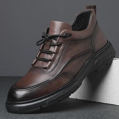 Herren Echtleder-Sneaker: Trendige britische Pendlerschuhe im Casual- und Business-Stil mit runder Zehenpartie.