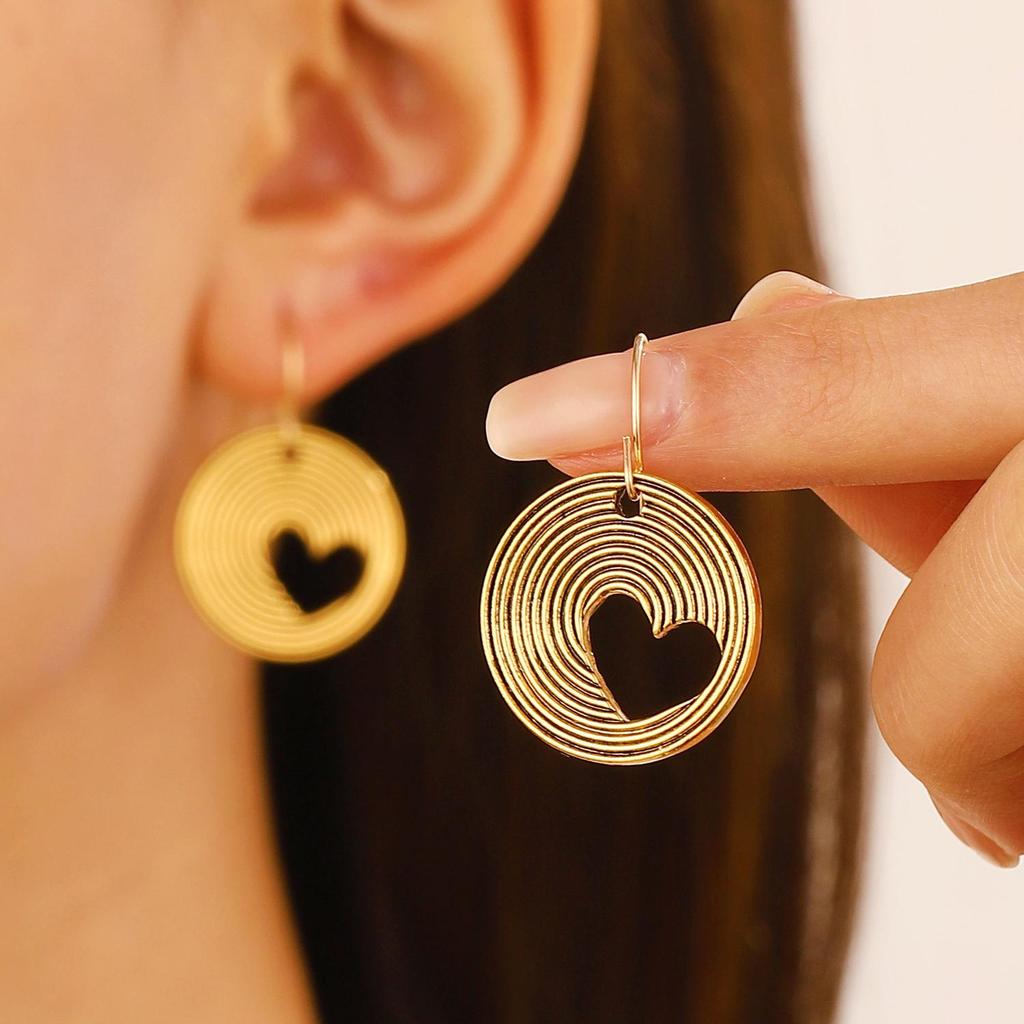 European & American C-Shaped Heart Velvet Stud Earrings for Women – Elegant Korean Style Accessories.