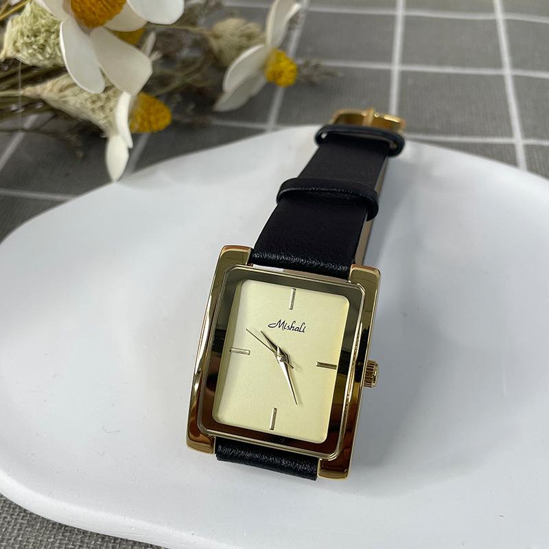 Square Women's Watch Style Simple Temperament Small Square Watch Black Gold Belt 21026