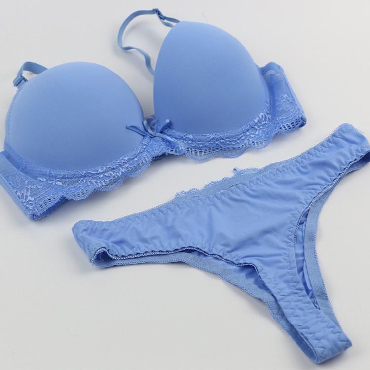 Sexy Lace Push-up Bra and Thong Set Plus-size Anti-sagging Lingerie with Skin-friendly Comfortable Panties