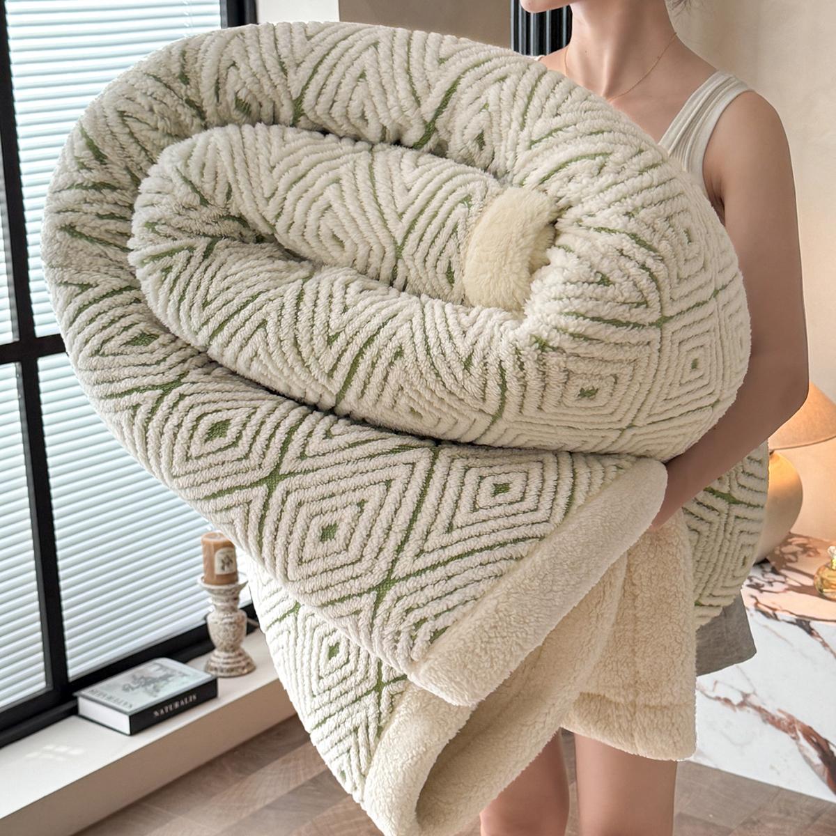 

Thickened Warm Tuff Fleece Bed Blanket for Autumn Winter Geometric Pattern Soft Sofa Throw Blanket Artificial Lambs Wool Blanket 1.0x1.5m Kid Size зелёный