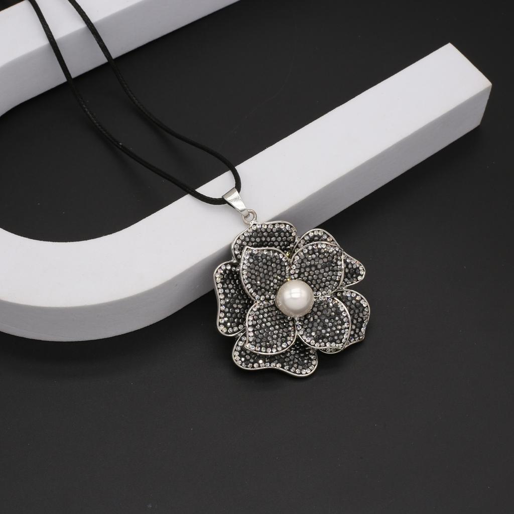 New Style Necklace Natural Stone Sticking Diamond Pendant Necklace Charms For Women Romantic Birthday Gift