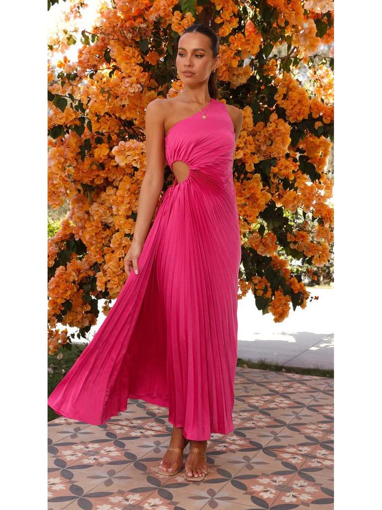 Elegant One-Shoulder Pleated Evening Dress with Waist Cutout - Spring/Summer Style