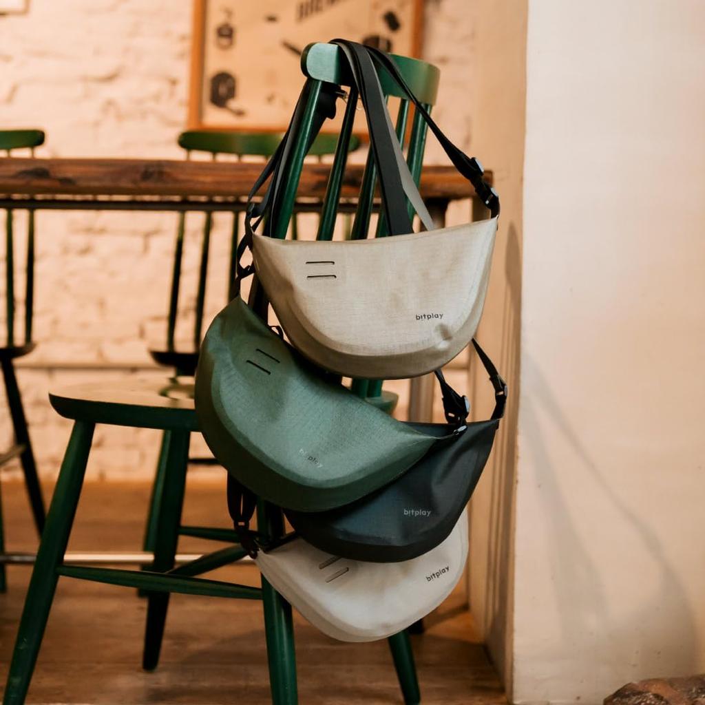 bitplay AquaSeal Waterproof Shoulder IPX7 Dry Bag Bag, Waterproof, (Cement Gray, 2.5L)