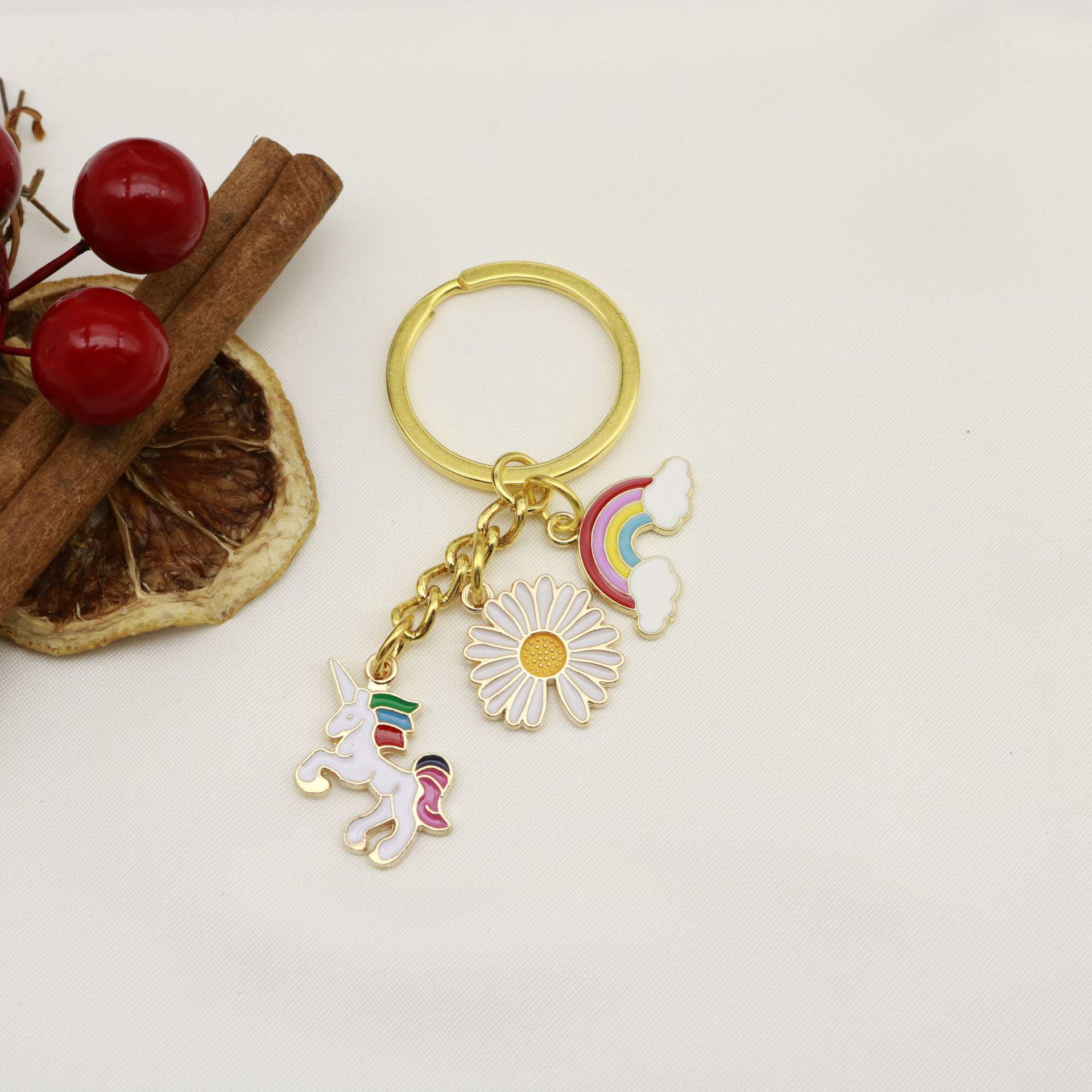 Cartoon Rainbow Unicorn Alloy Keychain: Cute Drip Oil Pendant for Girls Bags золотой