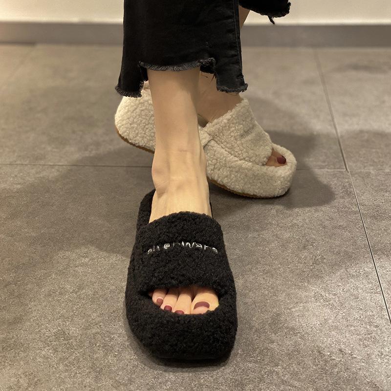Papuci groși pufoși din blană la modă 2025 Noi Femei Iarnă Casă Calzi Papuci pufoși Flip-flops Femei Papuci de casă Plat Pantofi de interior pentru podea