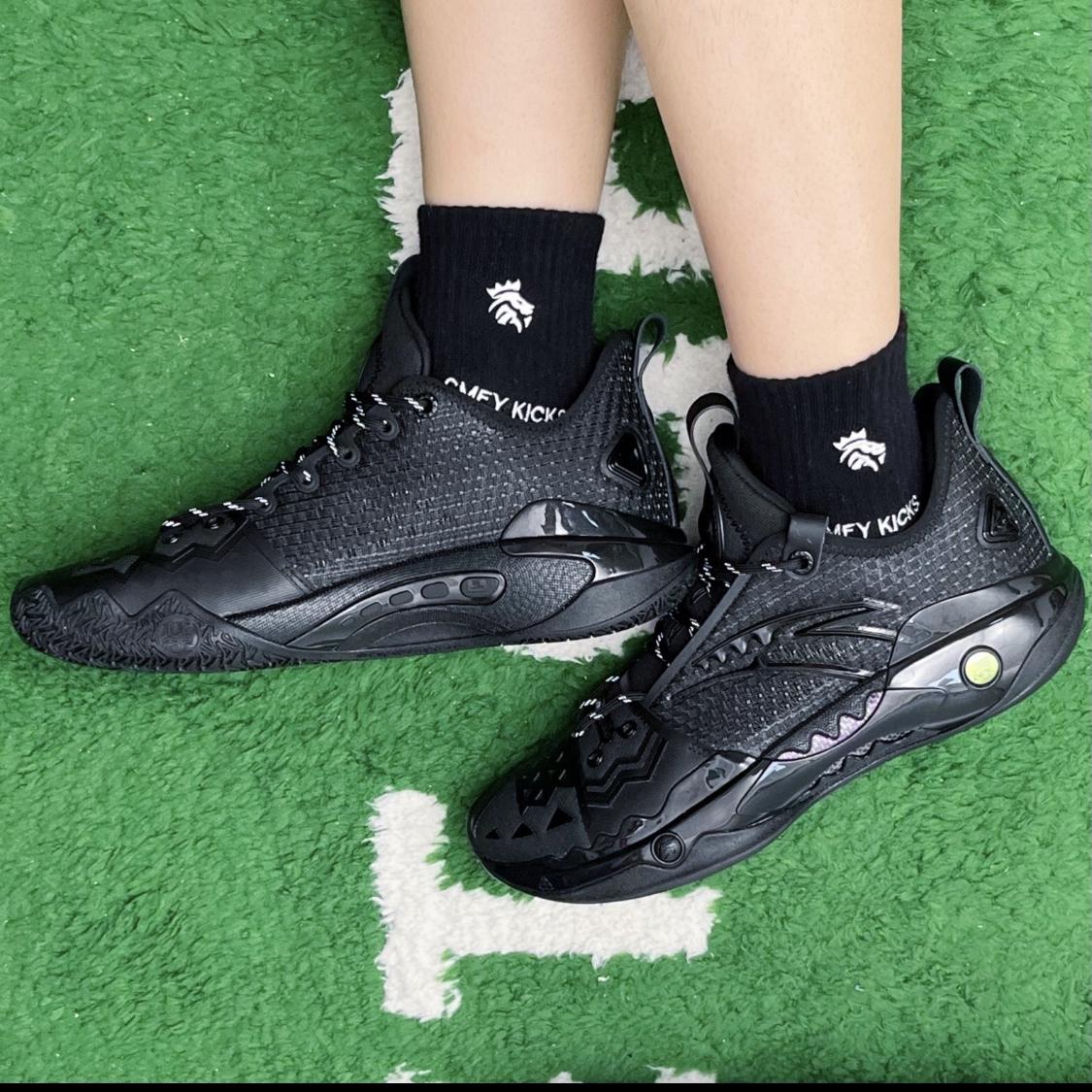 Мужские кроссовки Anta Kyrie Irving x Shock Wave 5 Pro First Show черные 112331111S-1 39 — фото 9