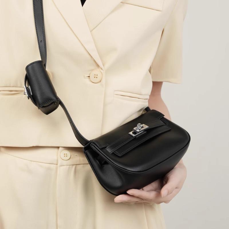 Spring and summer new fashion personalized shoulder messenger bag Majia earphone bag