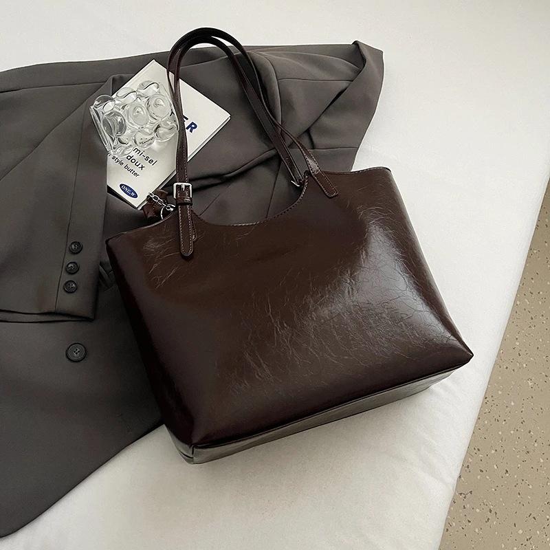 High value large capacity autumn and winter bag wind going shoulder bag temperament commuter tote bag