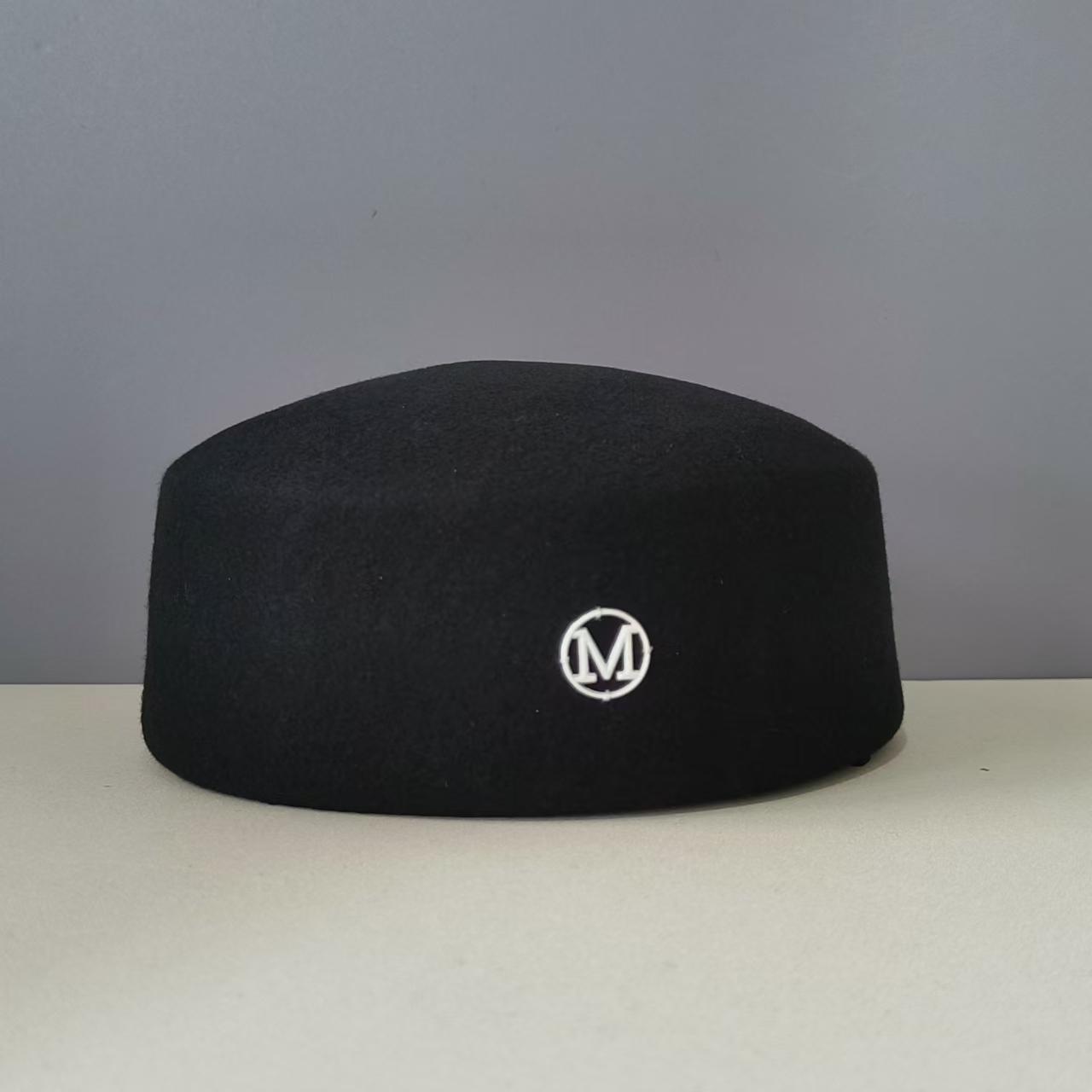 

Winter New Ladies Wool Hardtop Fedoras Hats Women Fashion Retro Beret Casual French Style Pillbox Hat for Party Church Wedding 56-58cm