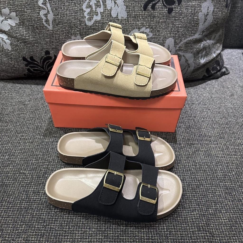 Thick-soled cool slippers women's shoes summer wear 2025 new popular Birkenstock couple large size stepping on shit feeling one-word drag