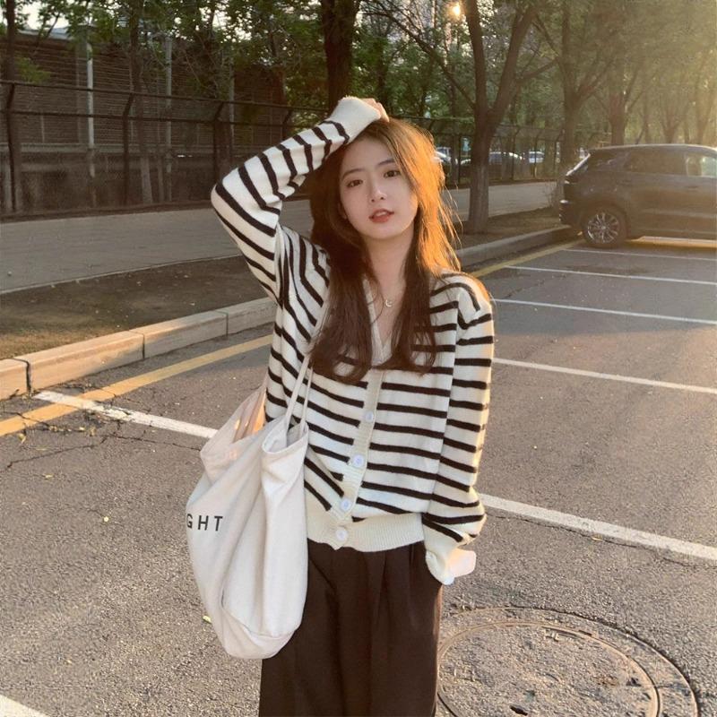 Striped v-neck knitted cardigan small coat women's autumn and winter loose outer sweater lazy retro long-sleeved top