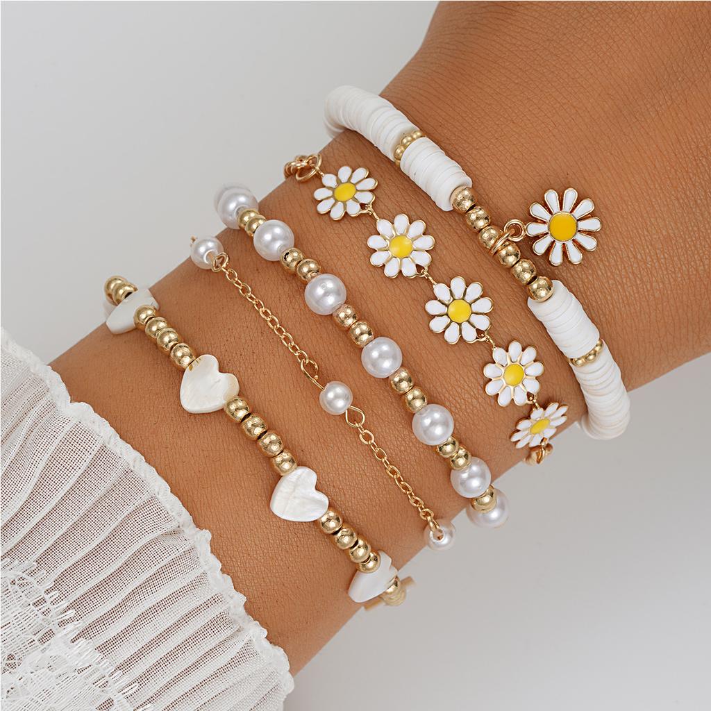 Personality Vintage Daisy Flower Pendant Bracelet Set for Women Bohemian Beaded Enamel Star Heart Pearl Bangles Trendy Jewelry Gifts