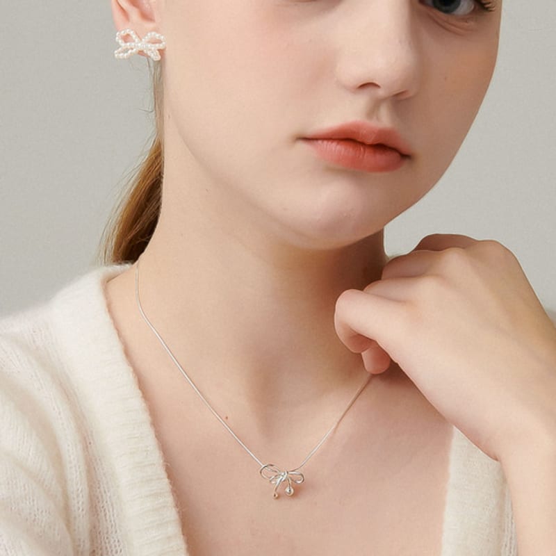 UNI.J Silky Ribbon Silver Necklace In506 [Silver]