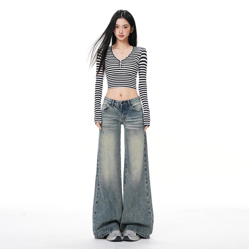 Low-rise, slimming, loose, wide-leg, slightly flared bell-bottom jeans for girls and women, perfect for spring.