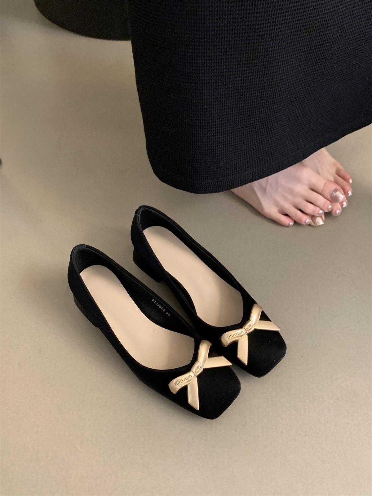 First encounter Ji Shi Fang head shallow mouth single shoes middle heel spring and autumn Korean version temperament gentle fairy thick heel 35