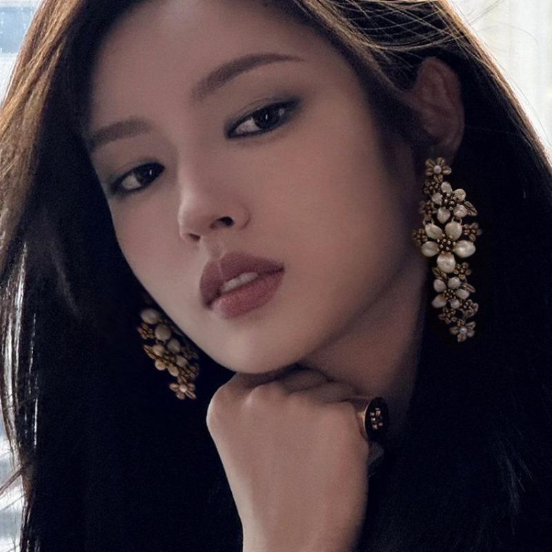 Retro flower branch silhouette exaggerated ear clips female niche feeling long fringed stud earrings fairy flower earrings
