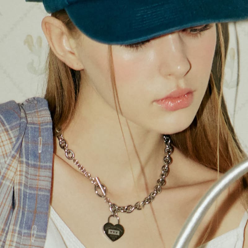 VVV Signature Logo Heart Chain Toggle Surgical Necklace