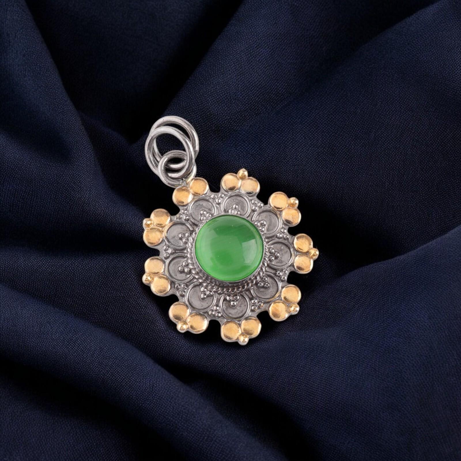 

Rare Green Cat s Eye Gemstone 925 Sterling Silver Jewelry Handmade Pendant 1.26 PP-32-41