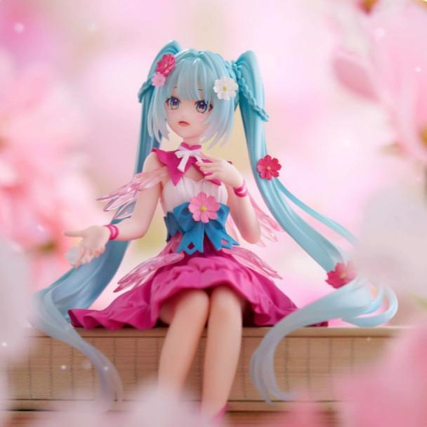 Hatsune Miku Anime Model With Ecofriendly Pvc Material For Display Collectors